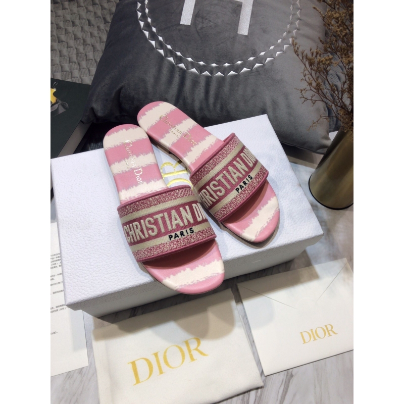 ch**an D*or slippers